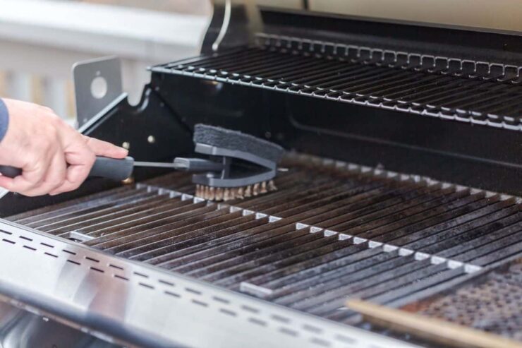 cleaning grates how long should a gas grill last