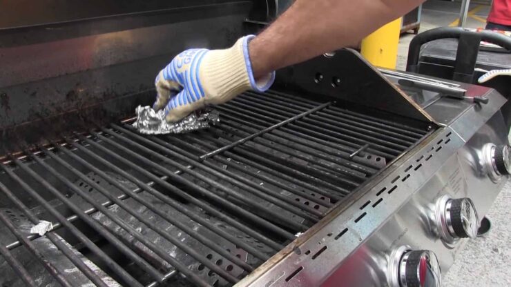 cleaning grease how long should a gas grill last